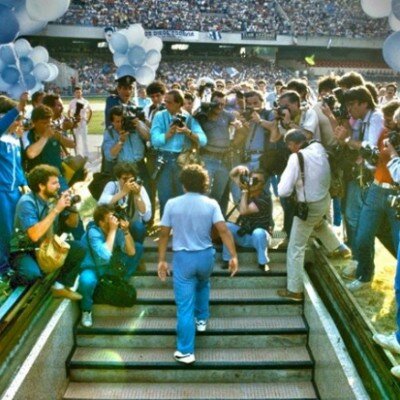 Il Mito di Diego Armando Maradona Raccontando Maradonapoli